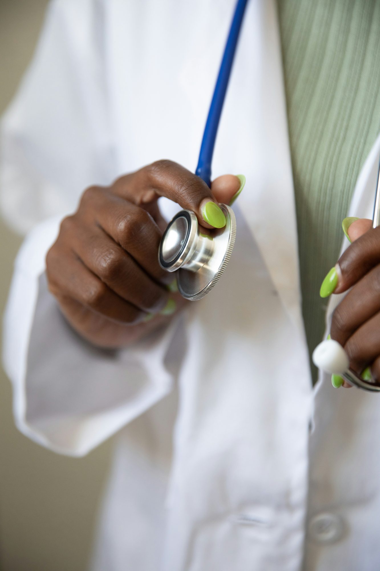 A family meeting with a doctor for a consultation